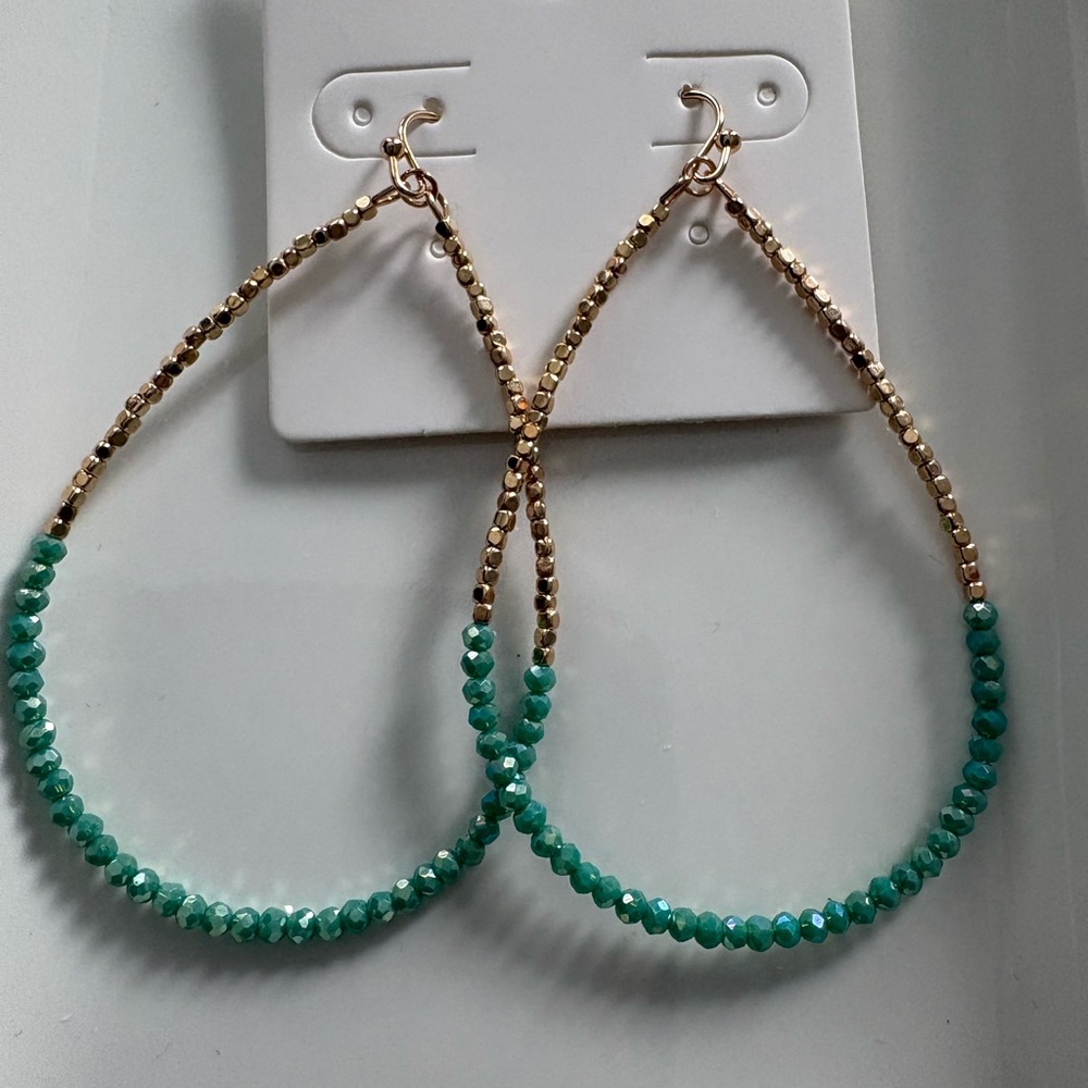 NWOT Elegant Gold and Turquoise Beaded Hoop Earrings